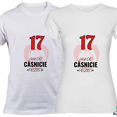 Tricouri Personalizate Cuplu – 17 Ani de Căsnicie #REZIST </br></br> <b>90 Lei</b> </br></br><a href="https://bundeluat.ro/listing/set-tricouri-17-ani-de-casnicie-rezist/" target="_blank" rel="noopener"><input style="background-color: #04aa6d; color: #fff; padding: 14px 28px; font-size: 16px; font-weight: 600; border: none; border-radius: 12px; cursor: pointer; transition: 0.2s;" type="button" value="Comandă" /></a>